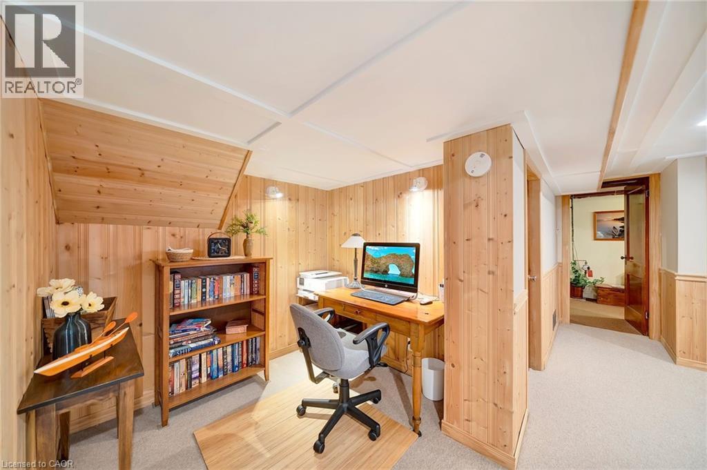 22 Churchill Avenue, Hamilton, ON - Indoor Photo Showing Office