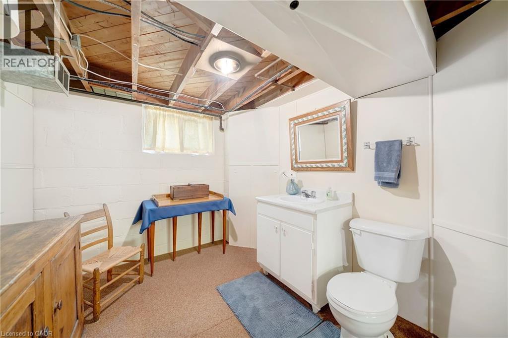 22 Churchill Avenue, Hamilton, ON - Indoor