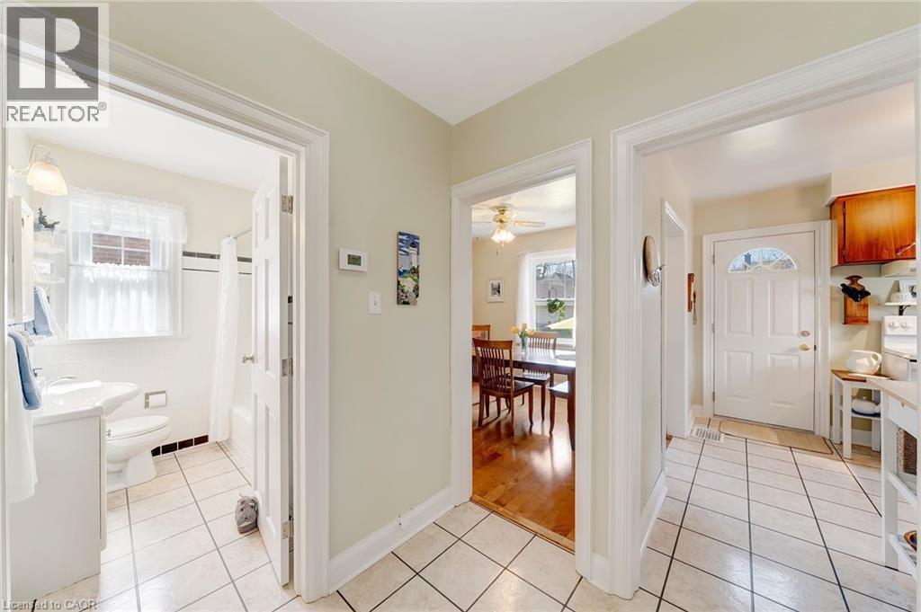 22 Churchill Avenue, Hamilton, ON - Indoor Photo Showing Other Room