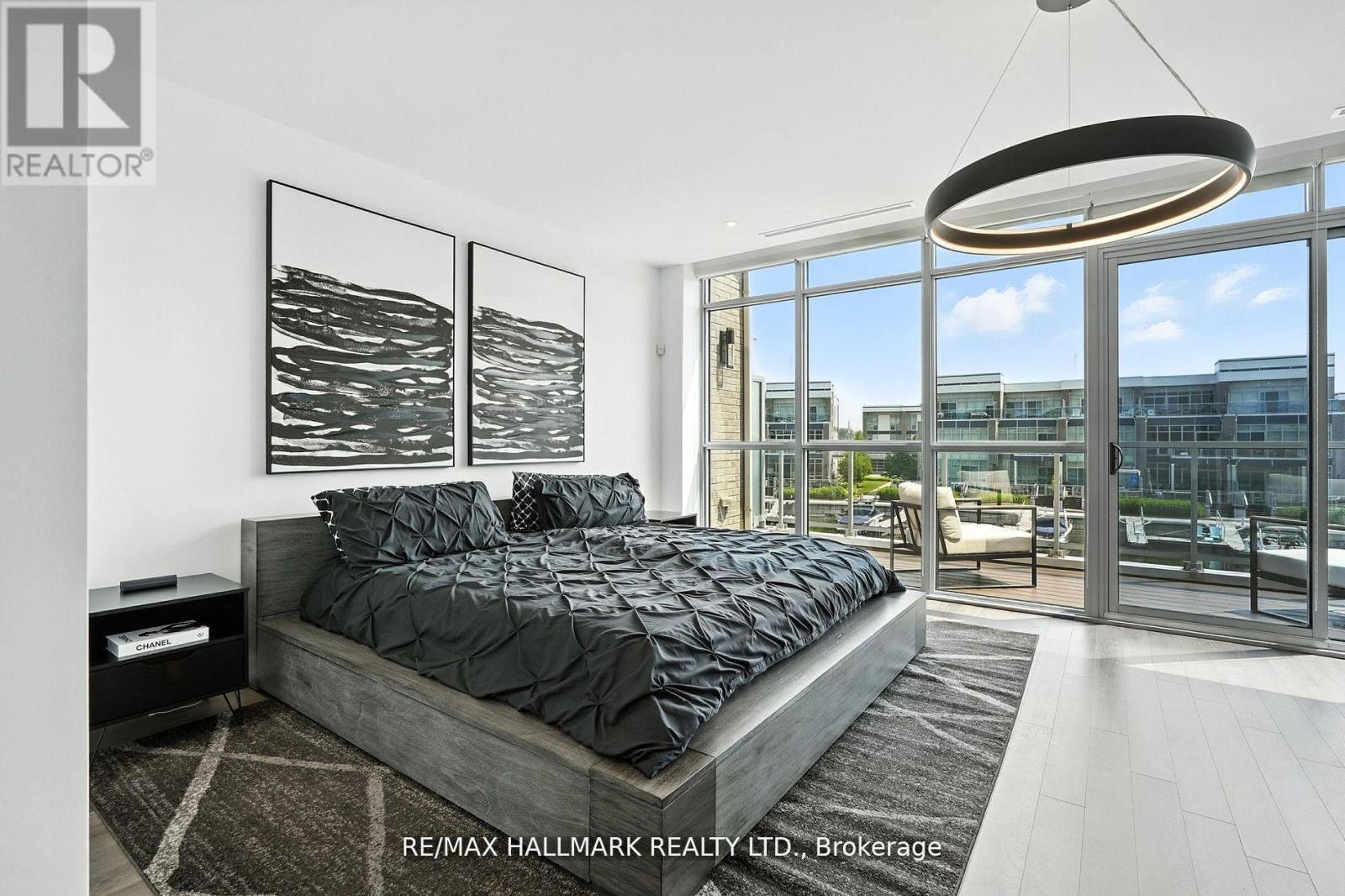 3658 Ferretti Court, Innisfil, ON - Indoor Photo Showing Bedroom