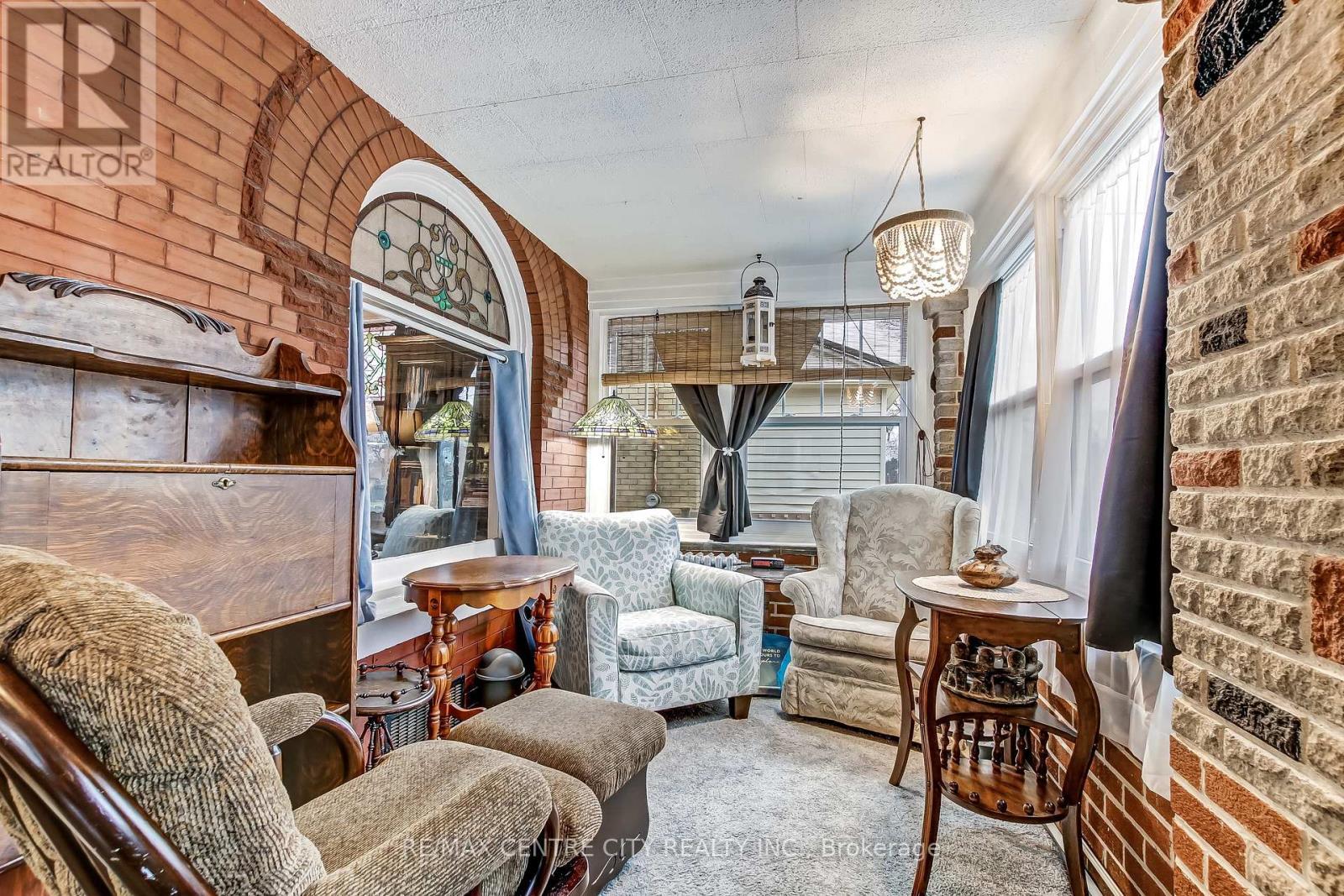 92 Forest Avenue, St. Thomas, ON - Indoor