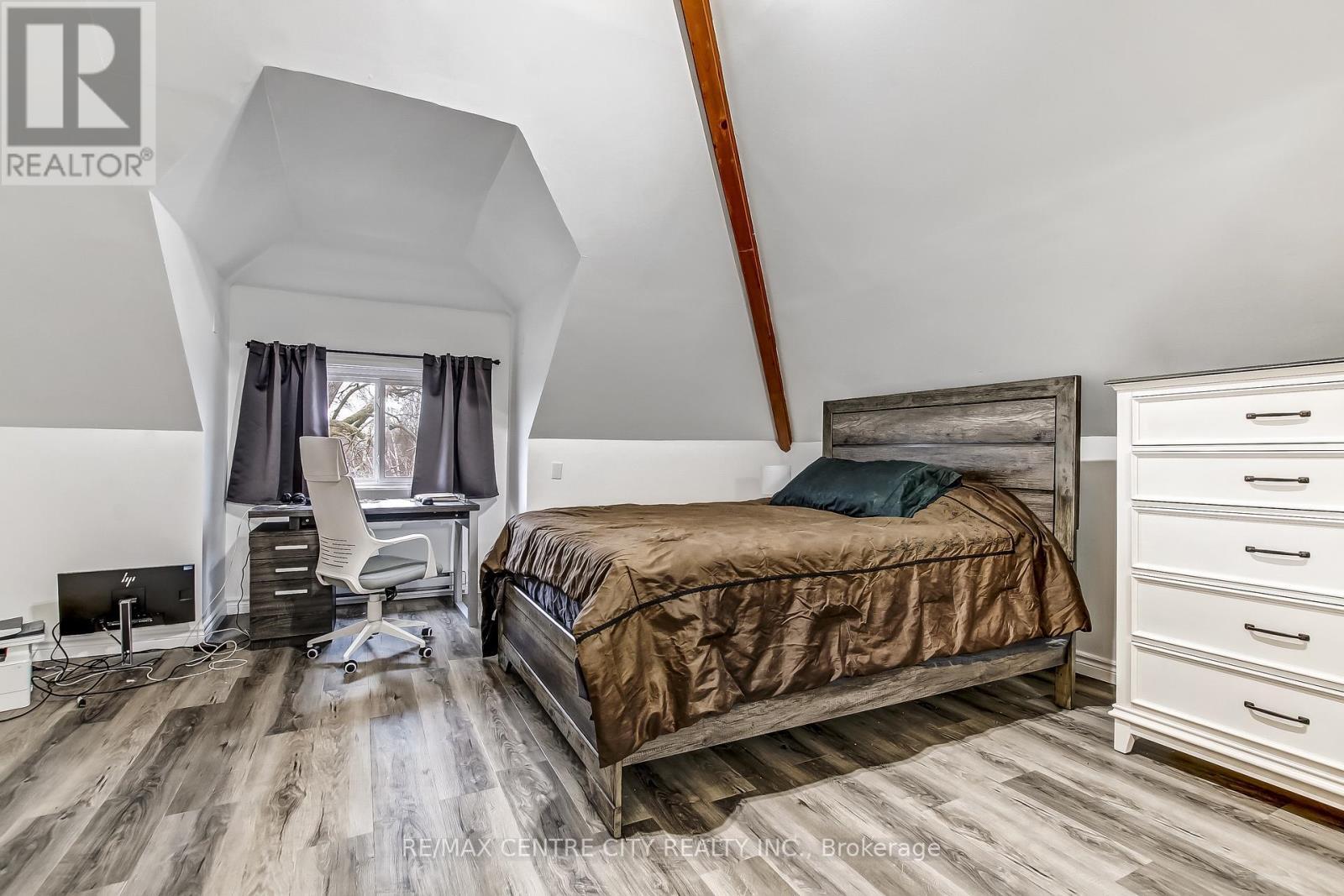92 Forest Avenue, St. Thomas, ON - Indoor Photo Showing Bedroom