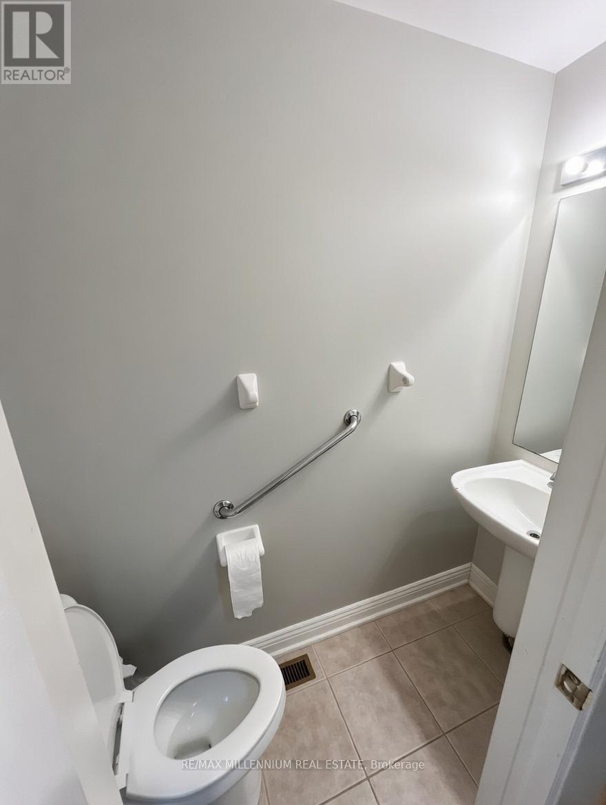 3891 Bloomington Crescent, Mississauga, ON - Indoor Photo Showing Bathroom