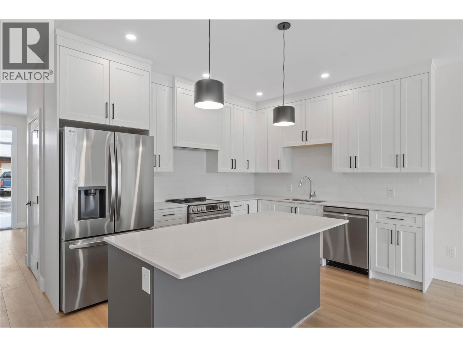 220 Shepherd Road Unit# 12, Chase, BC - Indoor Photo Showing Kitchen With Upgraded Kitchen