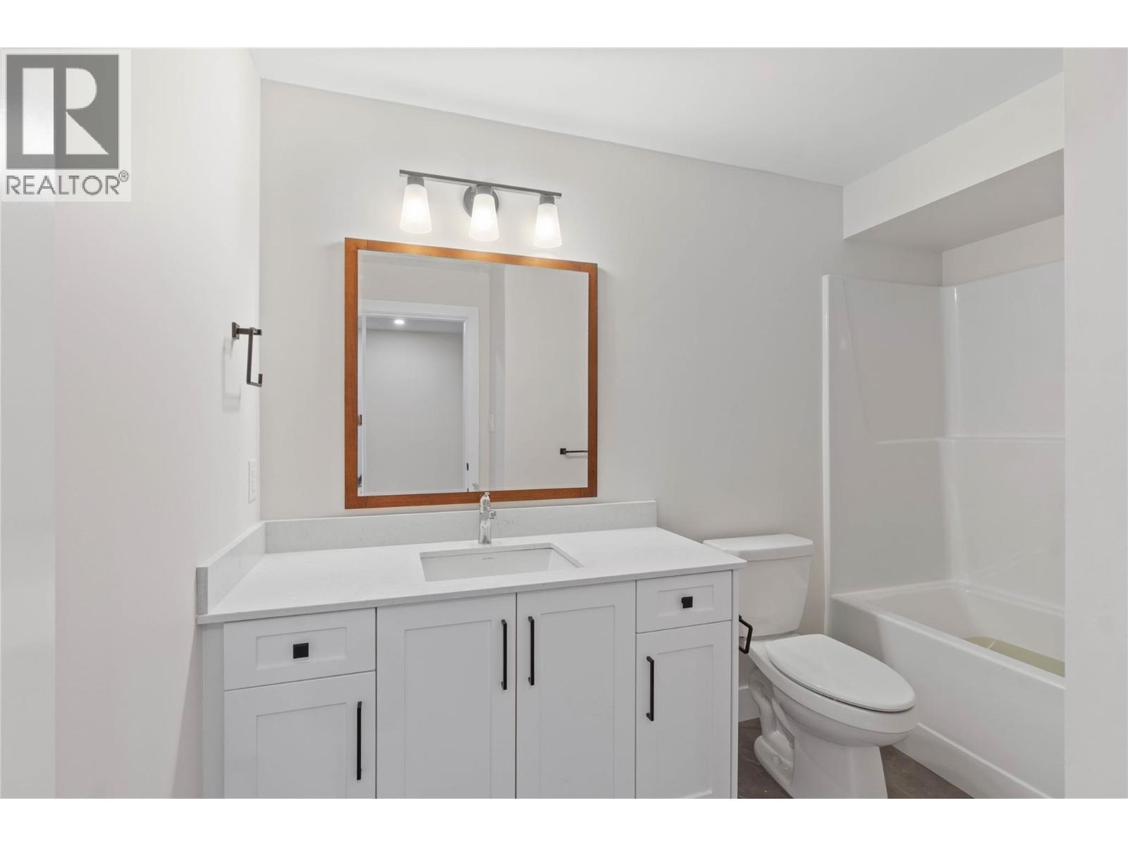 220 Shepherd Road Unit# 12, Chase, BC - Indoor Photo Showing Bathroom