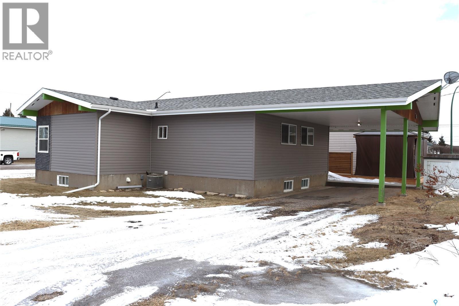 217 2Nd Avenue E, Debden, SK - Outdoor With Exterior