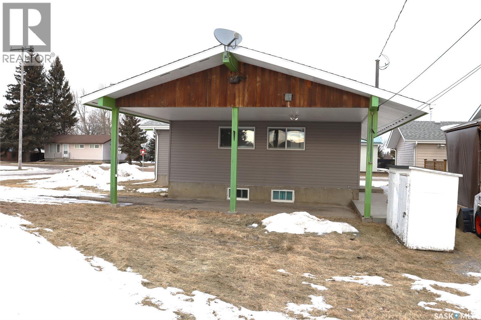 217 2Nd Avenue E, Debden, SK - Outdoor With Exterior