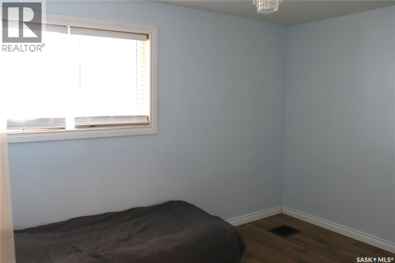 217 2Nd Avenue E, Debden, SK - Indoor