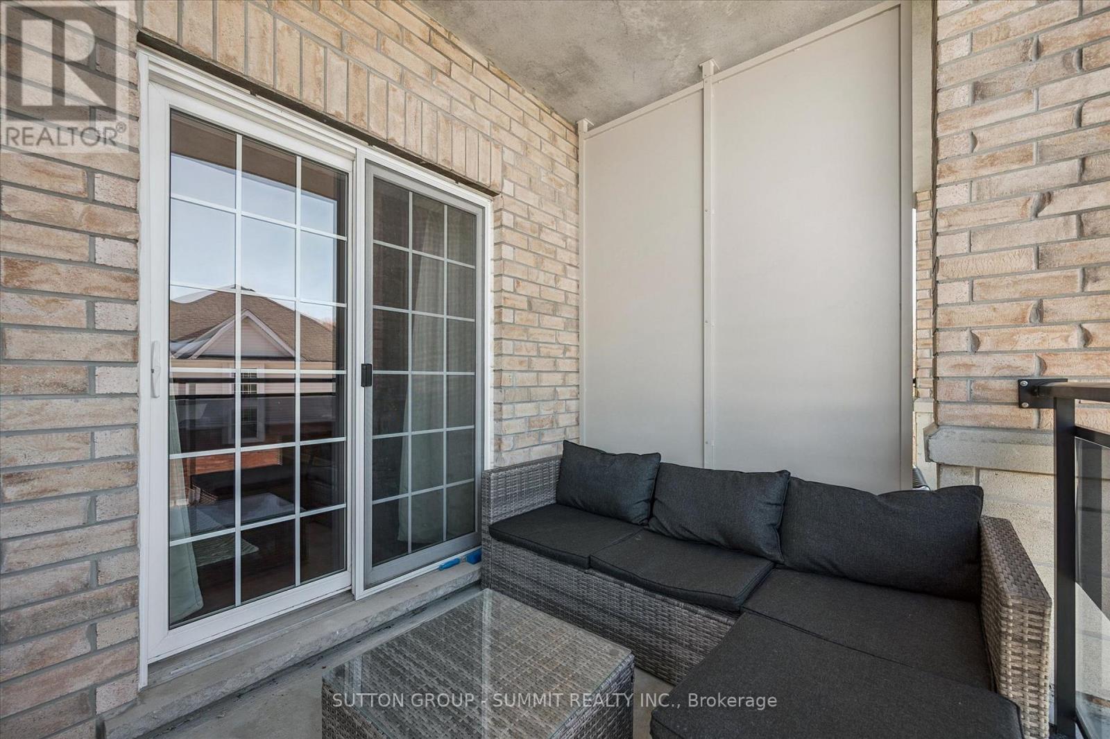 242 - 1077 Gordon Street, Guelph, ON - With Exterior