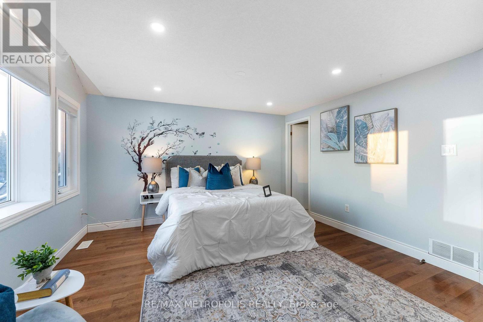 135 Veronica Drive, Kitchener, ON - Indoor Photo Showing Bedroom