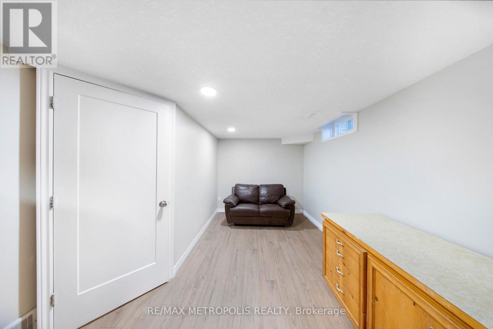 135 Veronica Drive, Kitchener, ON - Indoor