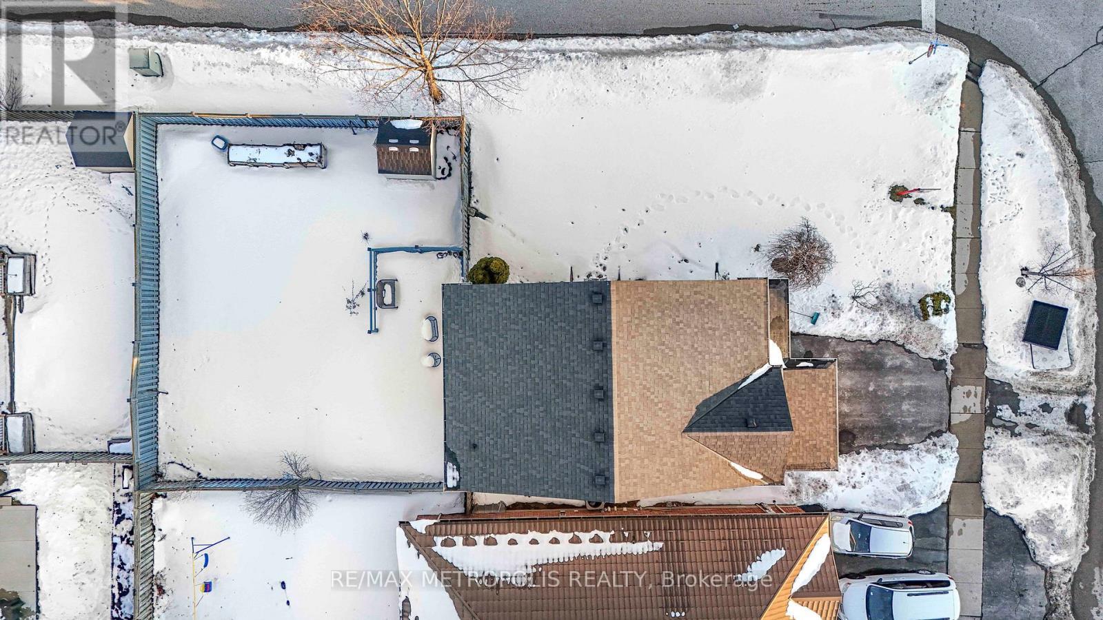 135 Veronica Drive, Kitchener, ON - Outdoor