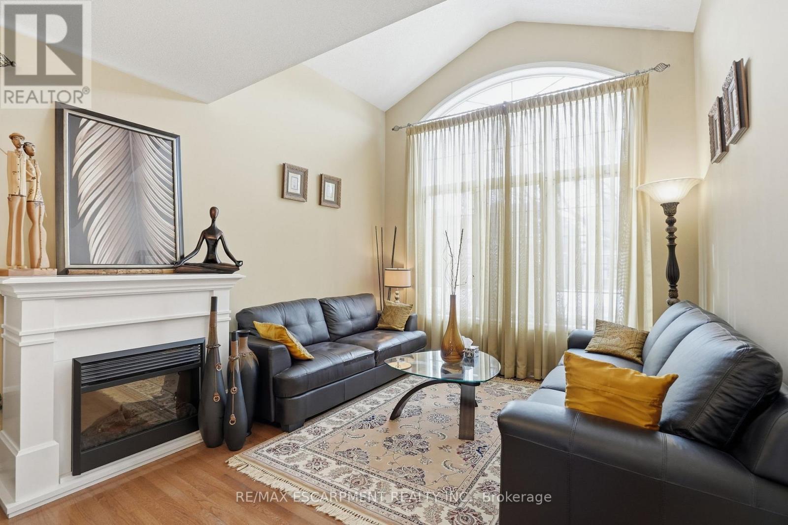 2505 Valleyridge Drive, Oakville, ON - Indoor Photo Showing Living Room With Fireplace