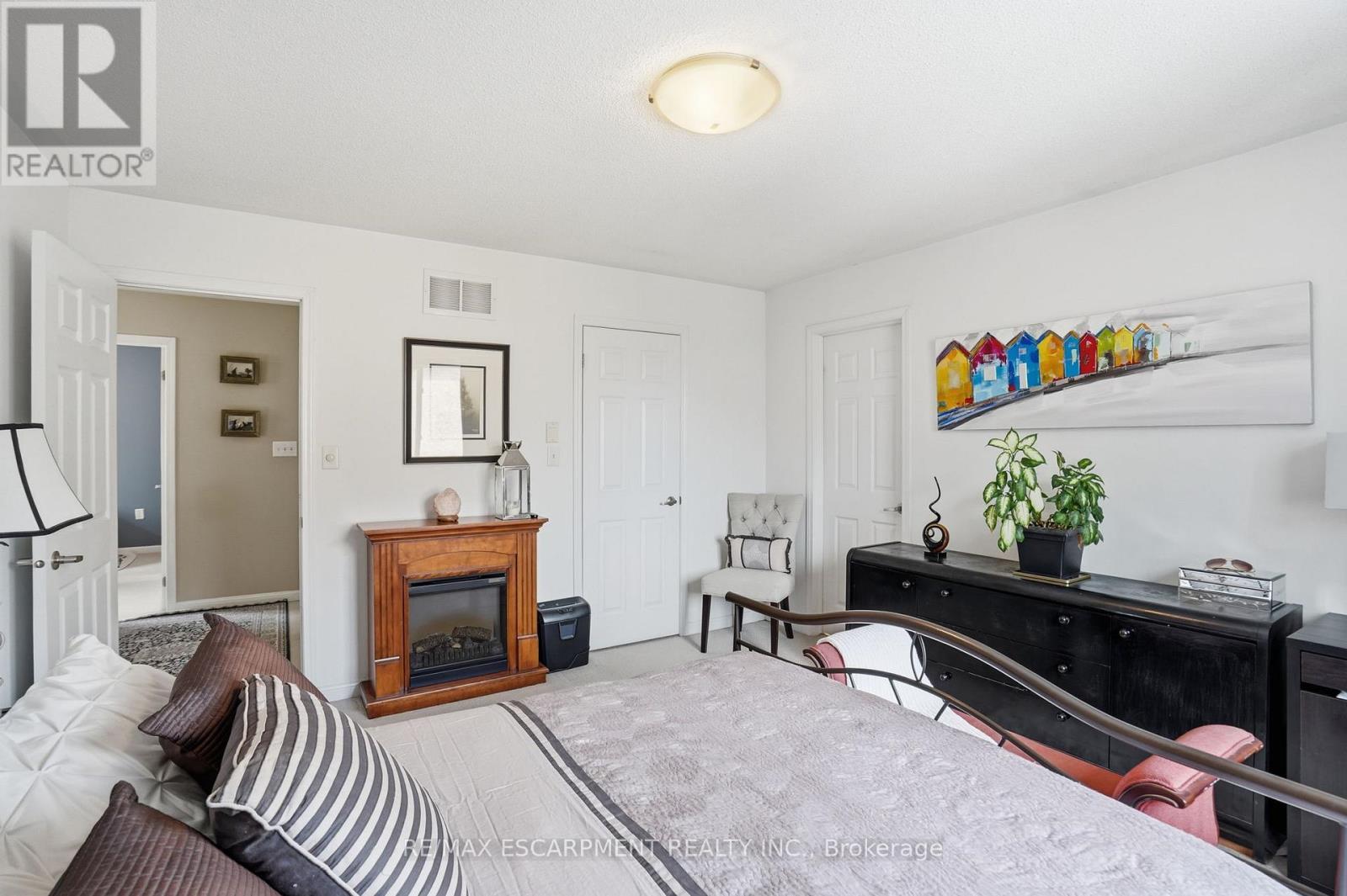 2505 Valleyridge Drive, Oakville, ON - Indoor With Fireplace