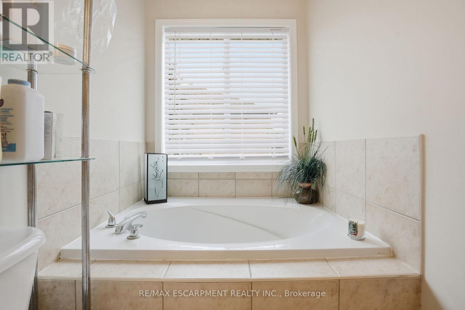 2505 Valleyridge Drive, Oakville, ON - Indoor Photo Showing Bathroom