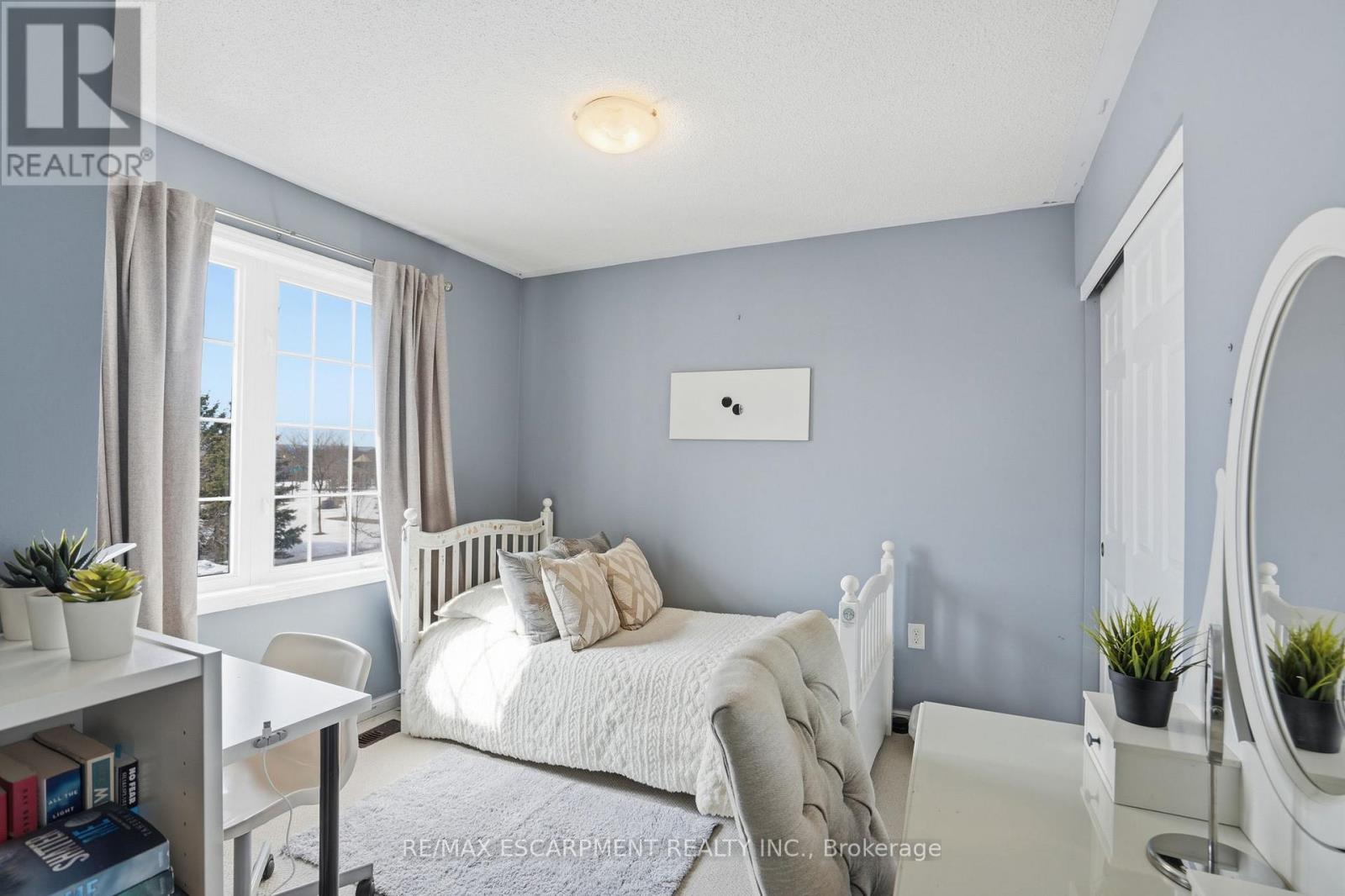 2505 Valleyridge Drive, Oakville, ON - Indoor Photo Showing Bedroom