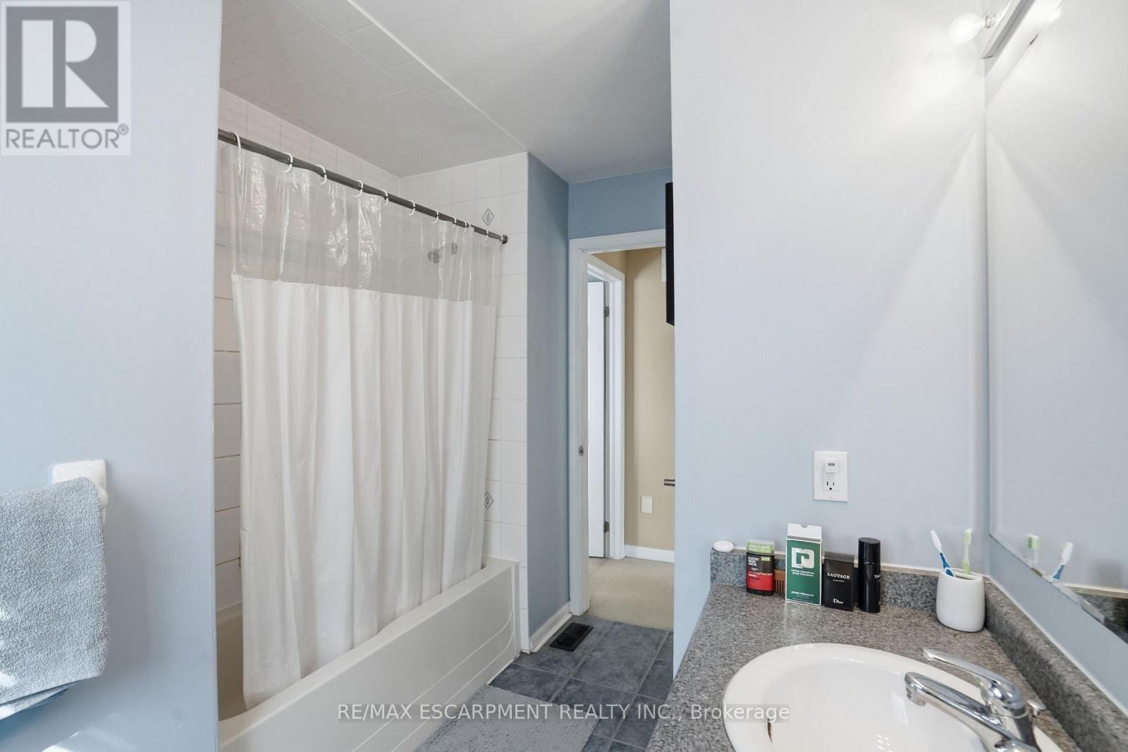 2505 Valleyridge Drive, Oakville, ON - Indoor Photo Showing Bathroom