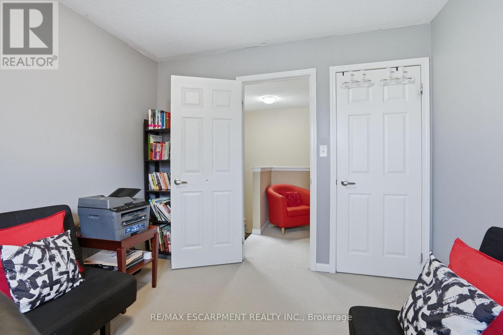 2505 Valleyridge Drive, Oakville, ON - Indoor Photo Showing Bedroom