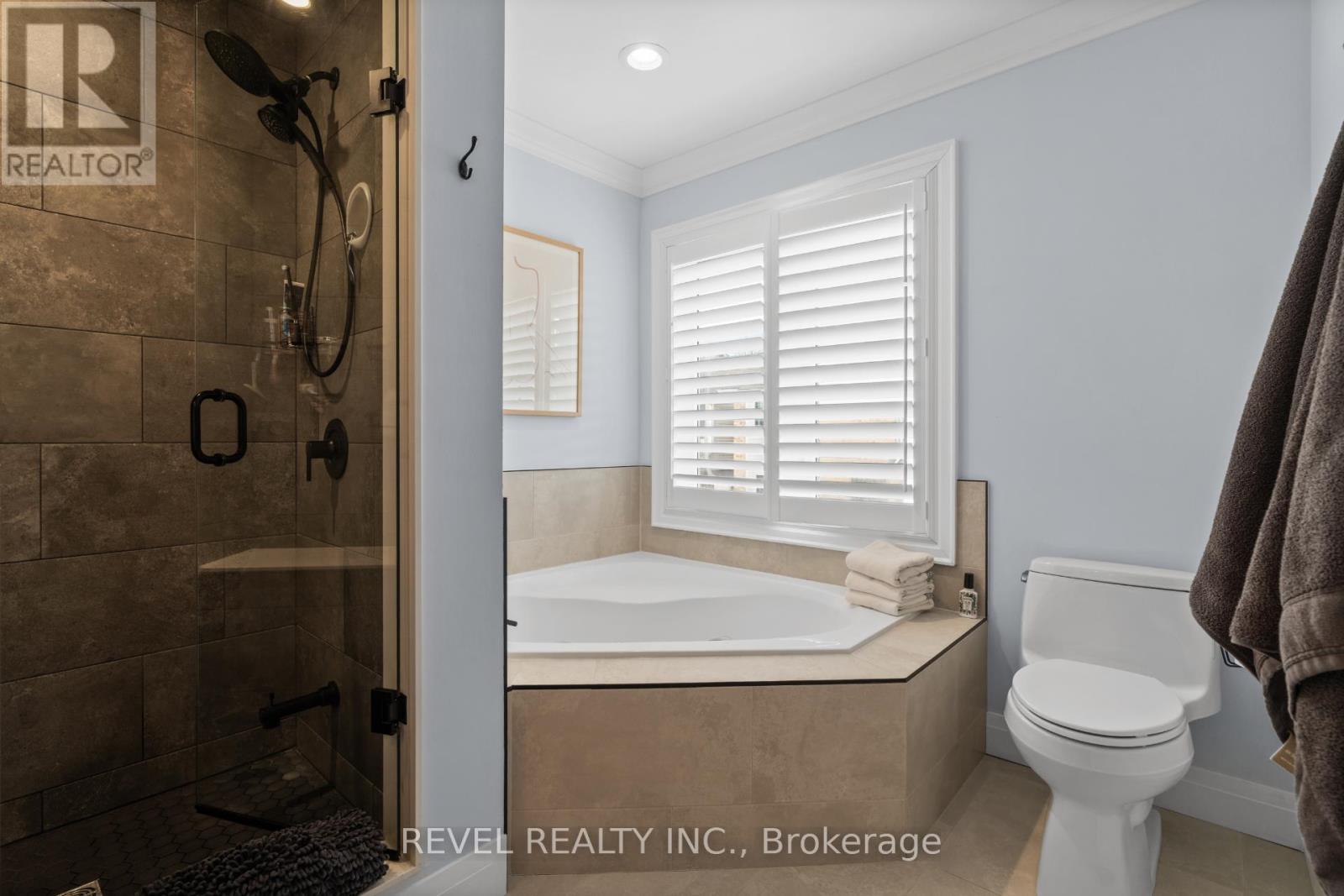 5609 Thorn Lane, Burlington, ON - Indoor Photo Showing Bathroom