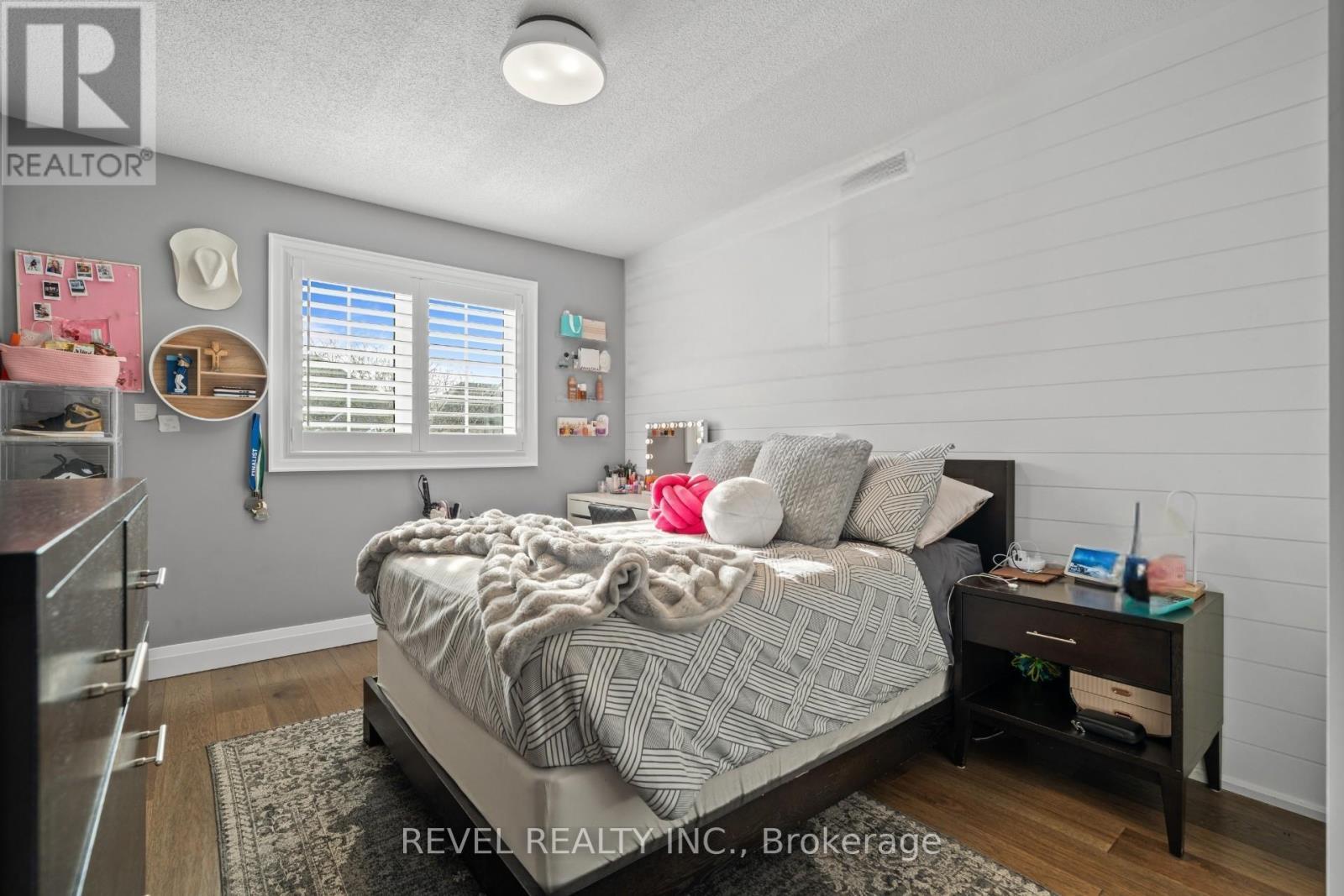 5609 Thorn Lane, Burlington, ON - Indoor Photo Showing Bedroom