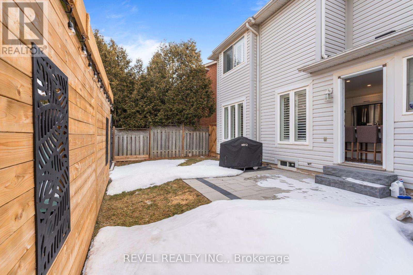 5609 Thorn Lane, Burlington, ON - Outdoor
