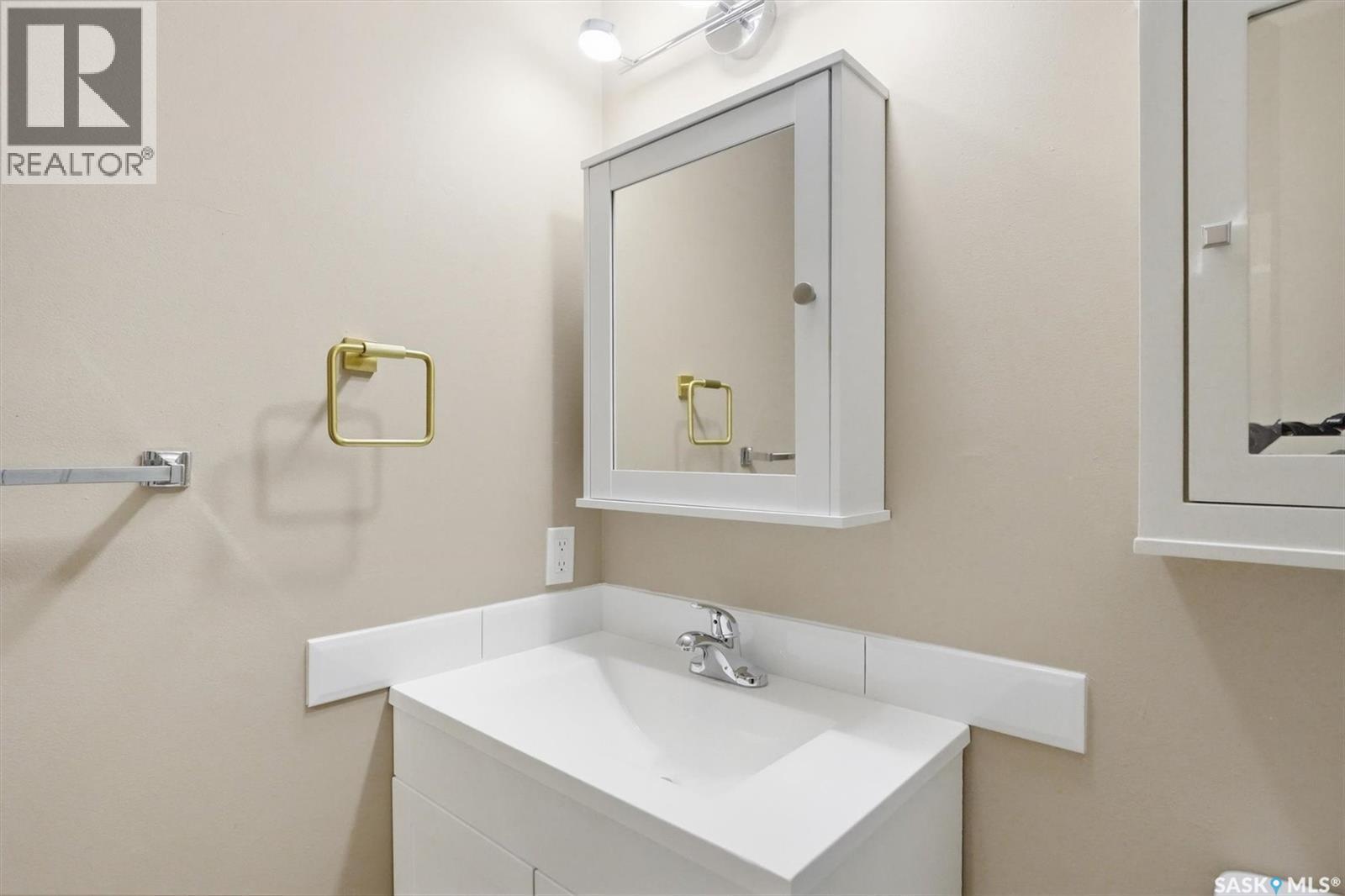 22 2 Summers Place, Saskatoon, SK - Indoor Photo Showing Bathroom