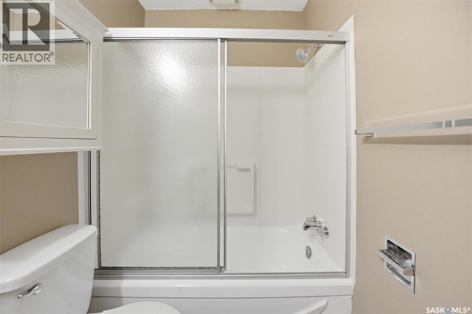 22 2 Summers Place, Saskatoon, SK - Indoor Photo Showing Bathroom