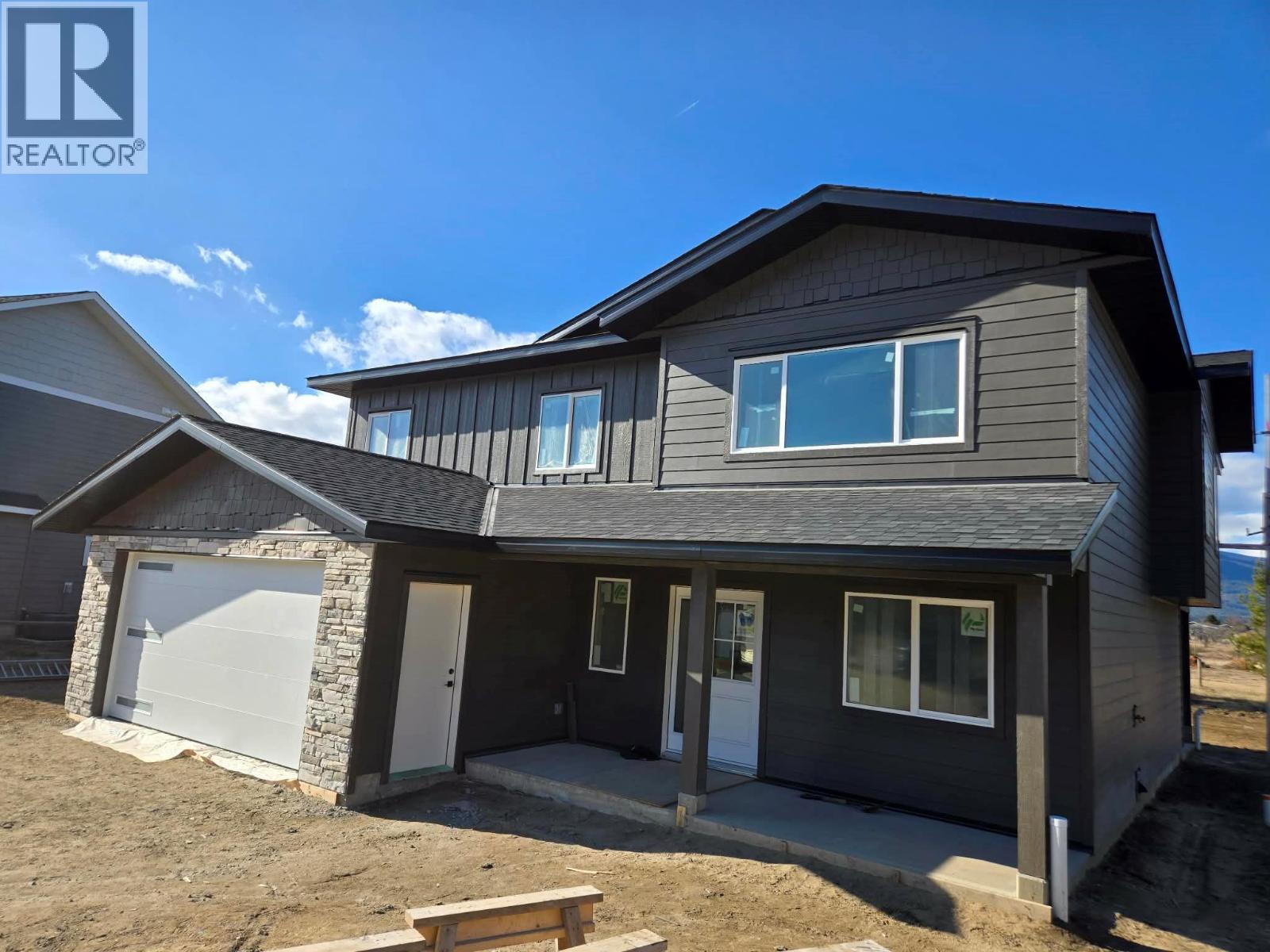 319 Elkview Trail, Castlegar, BC - Outdoor With Exterior