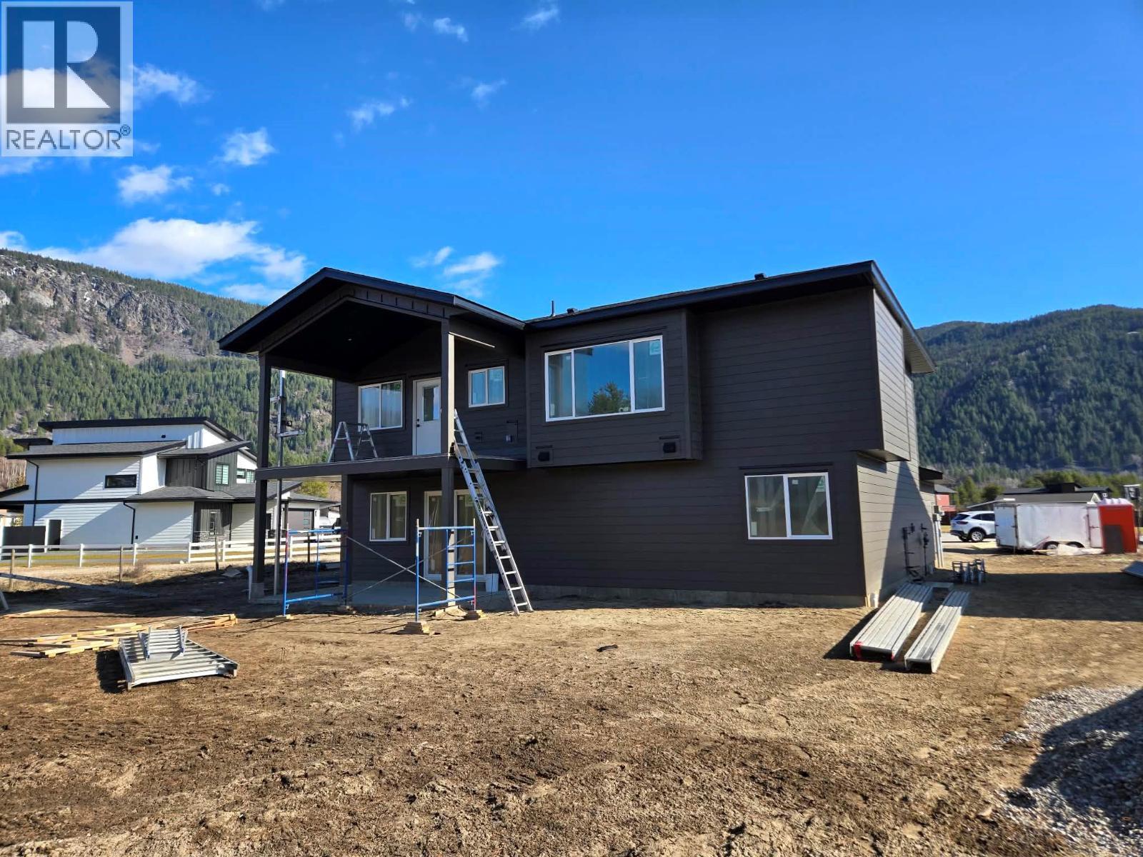 319 Elkview Trail, Castlegar, BC - Outdoor