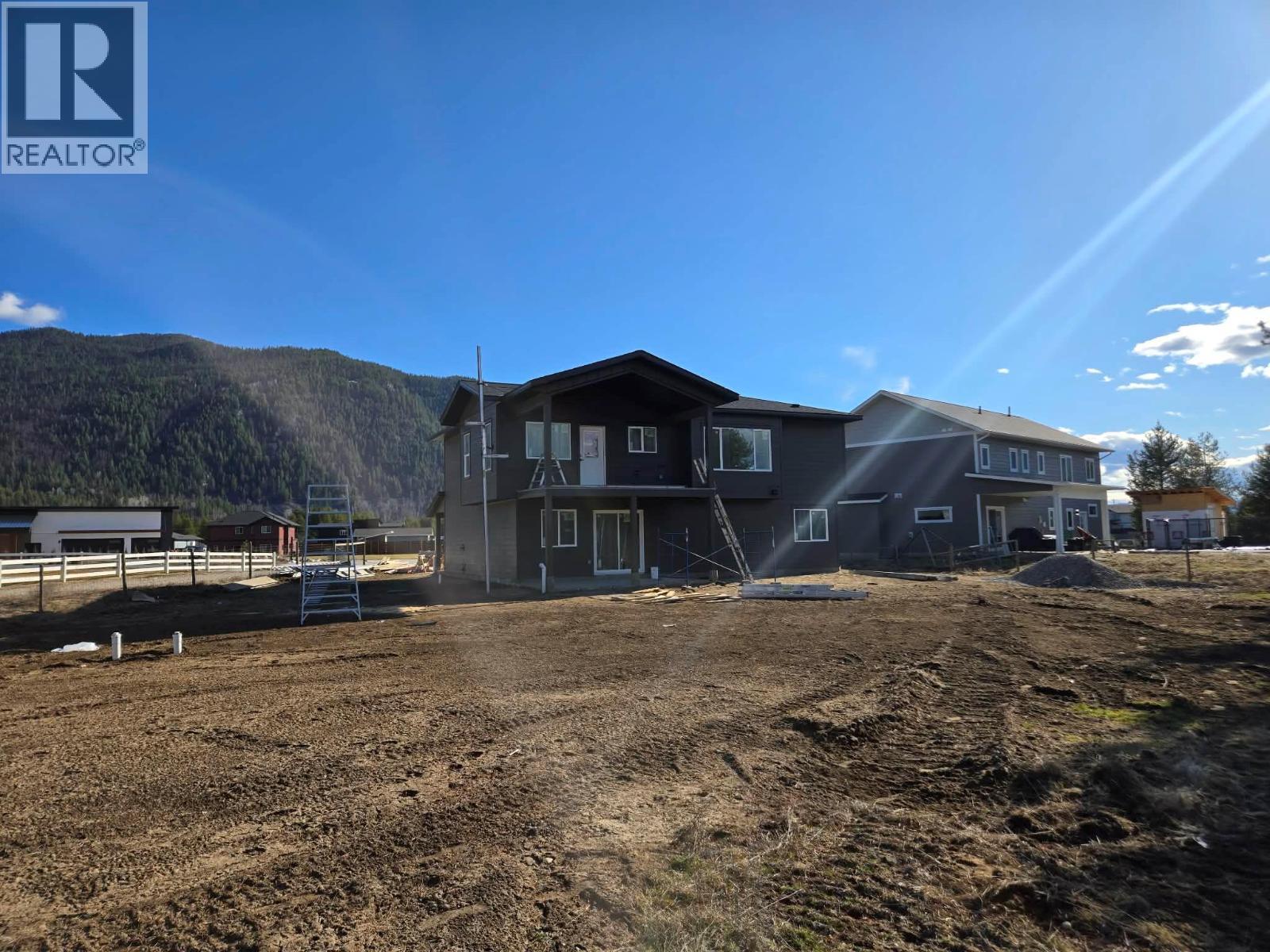 319 Elkview Trail, Castlegar, BC - Outdoor