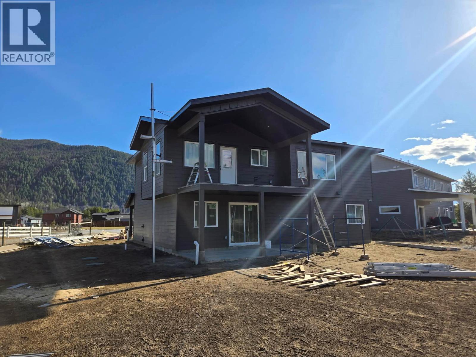 319 Elkview Trail, Castlegar, BC - Outdoor
