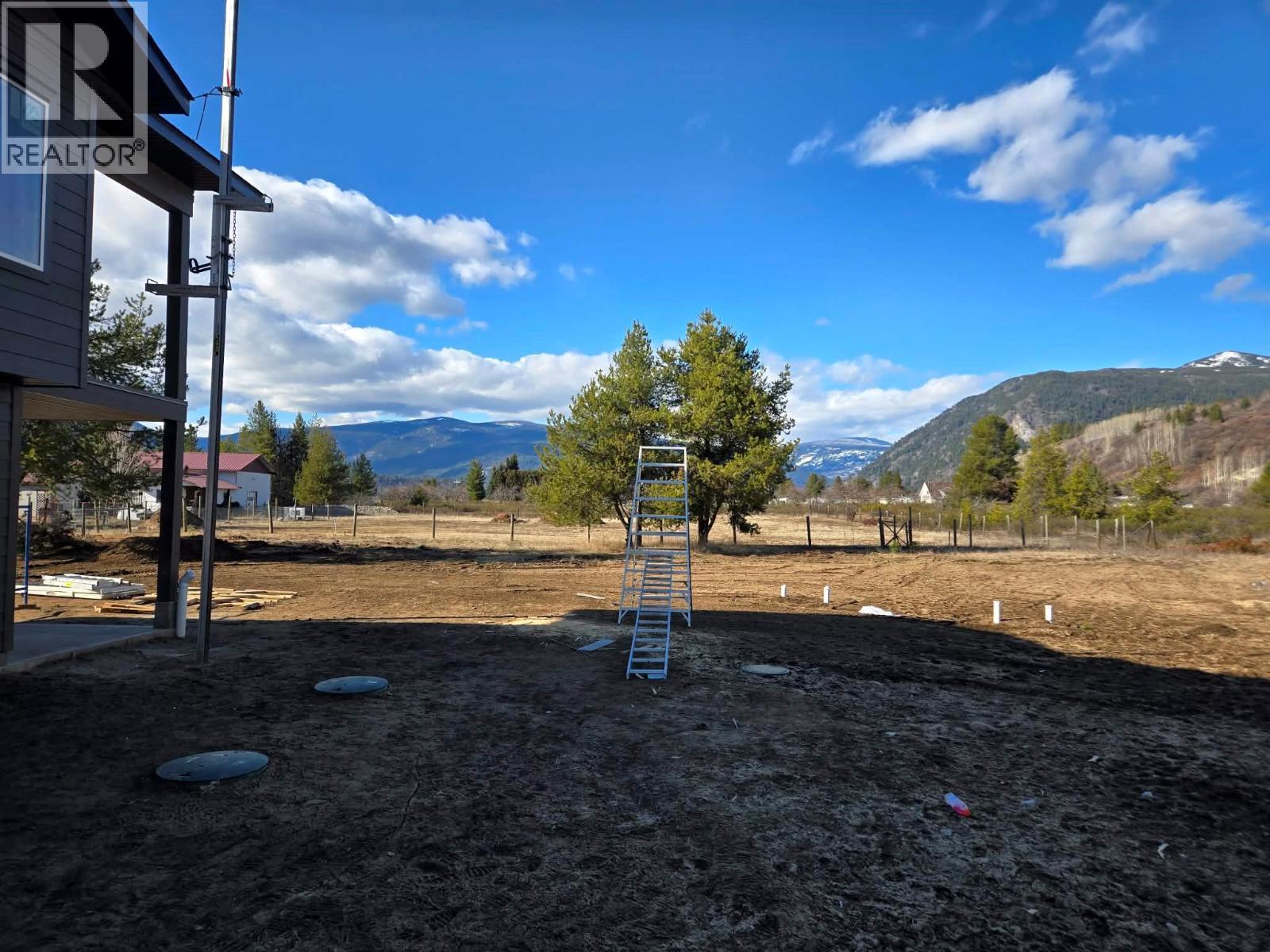 319 Elkview Trail, Castlegar, BC - Outdoor With View