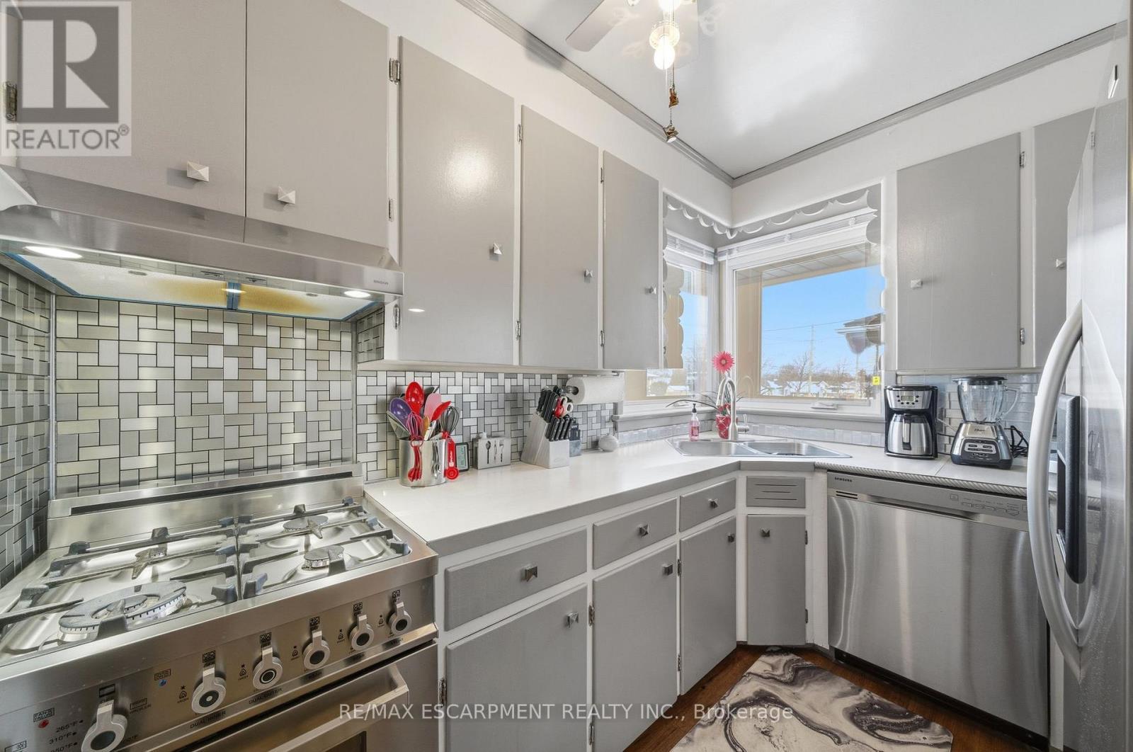 763 Upper Ottawa Street, Hamilton, ON - Indoor Photo Showing Kitchen With Stainless Steel Kitchen