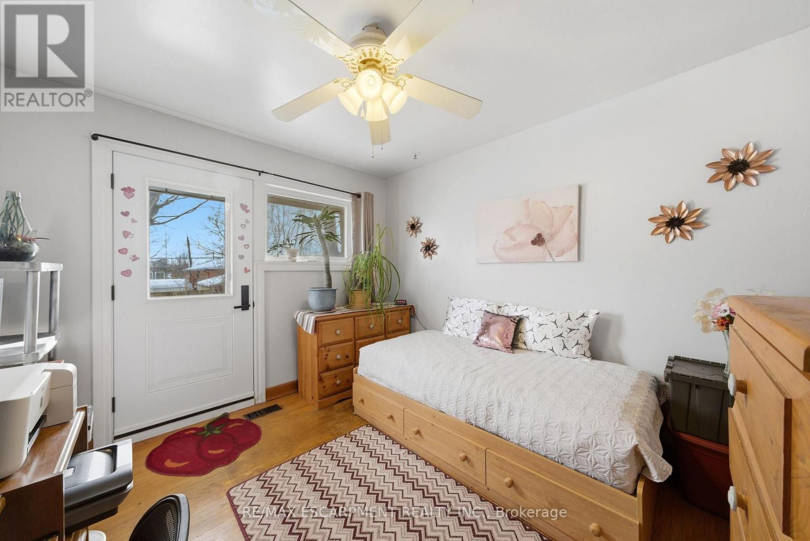 763 Upper Ottawa Street, Hamilton, ON - Indoor Photo Showing Bedroom
