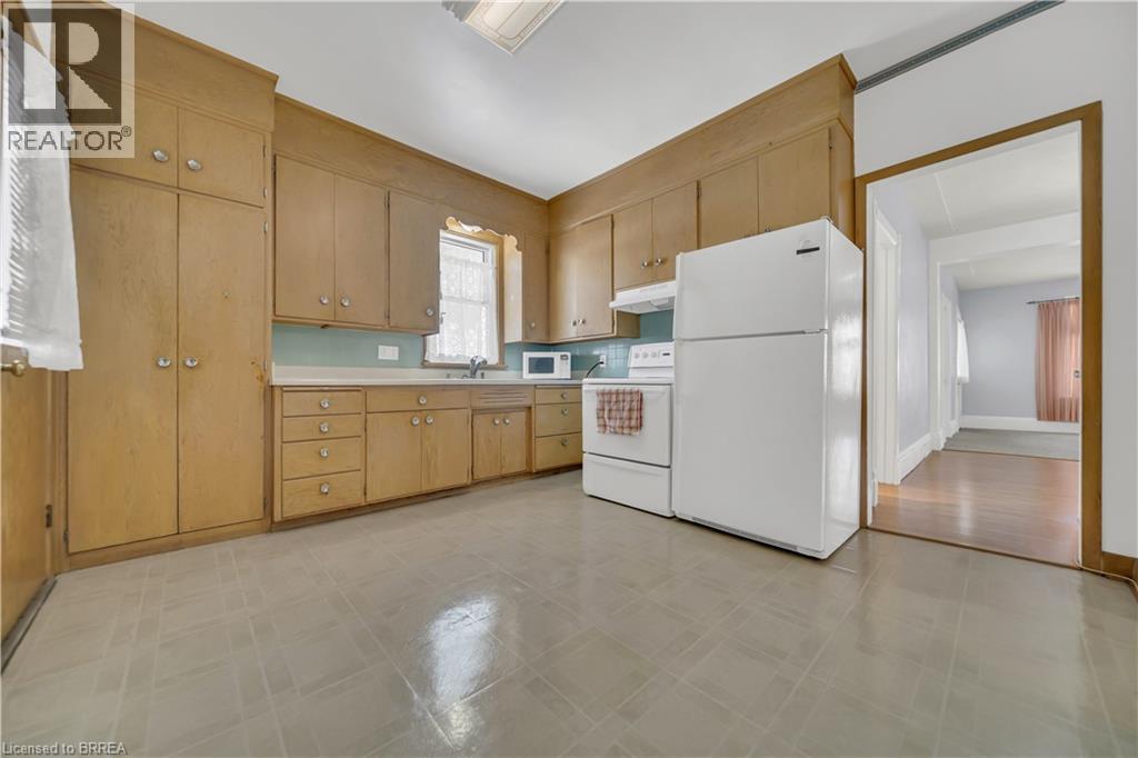 141 Samuel Street, Kitchener, ON - Indoor Photo Showing Kitchen