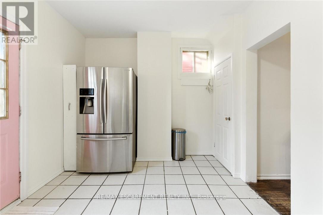 44 Holton Avenue N, Hamilton, ON - Indoor