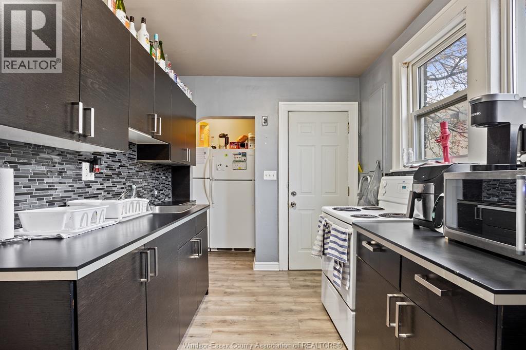 568 Askin, Windsor, ON - Indoor Photo Showing Kitchen