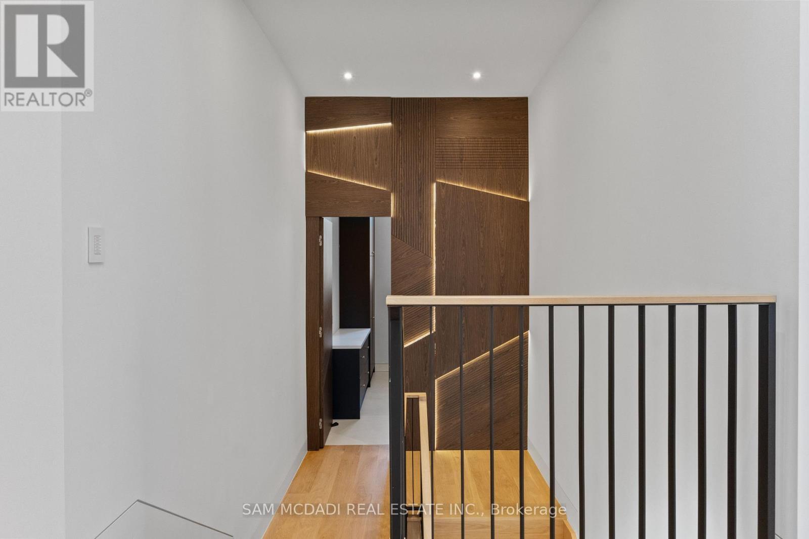 2186 Harcourt Crescent, Mississauga, ON - Indoor Photo Showing Other Room