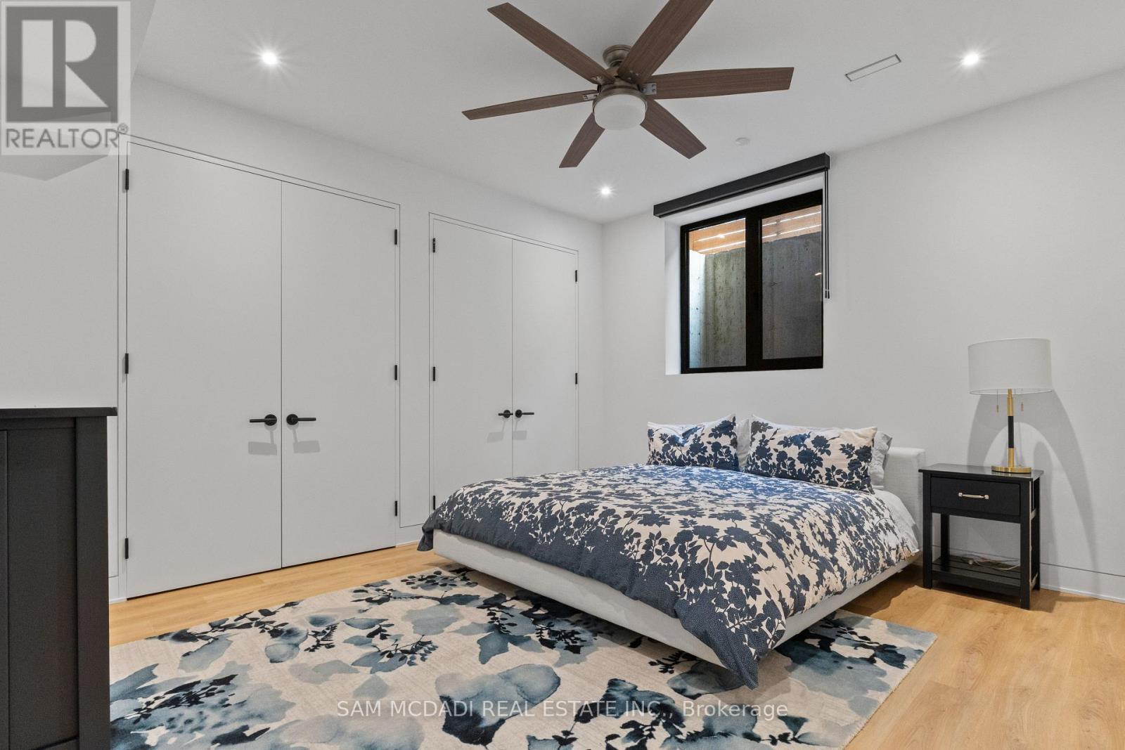 2186 Harcourt Crescent, Mississauga, ON - Indoor Photo Showing Bedroom