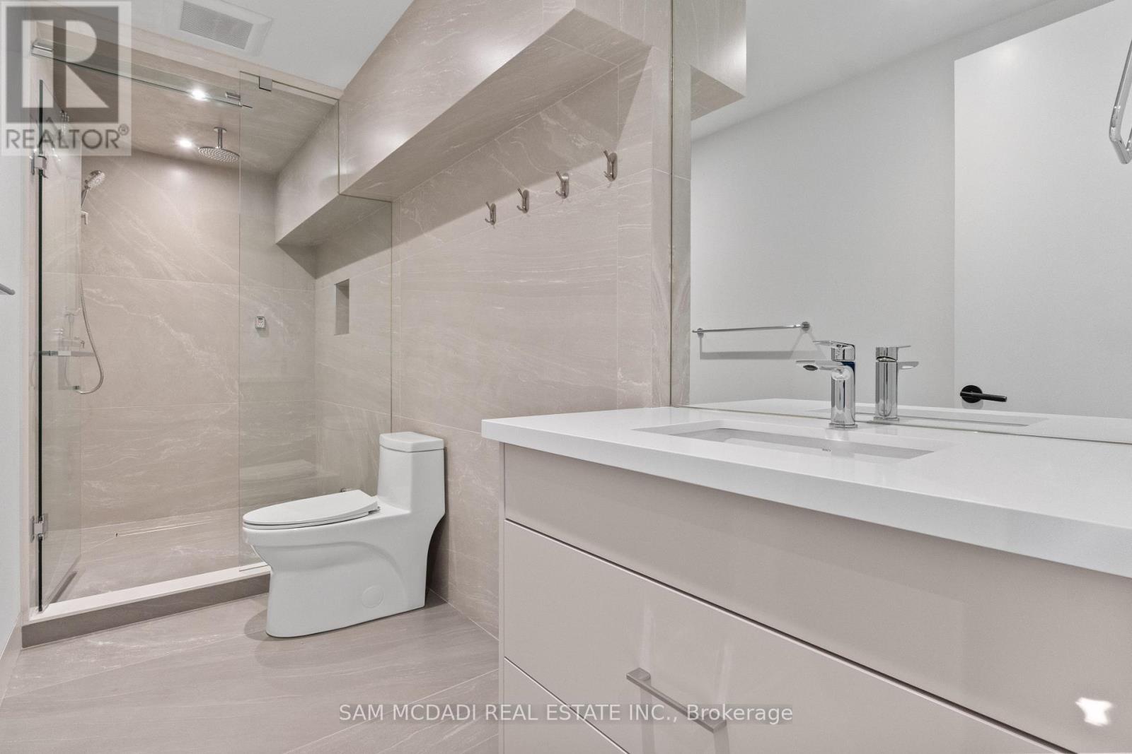 2186 Harcourt Crescent, Mississauga, ON - Indoor Photo Showing Bathroom