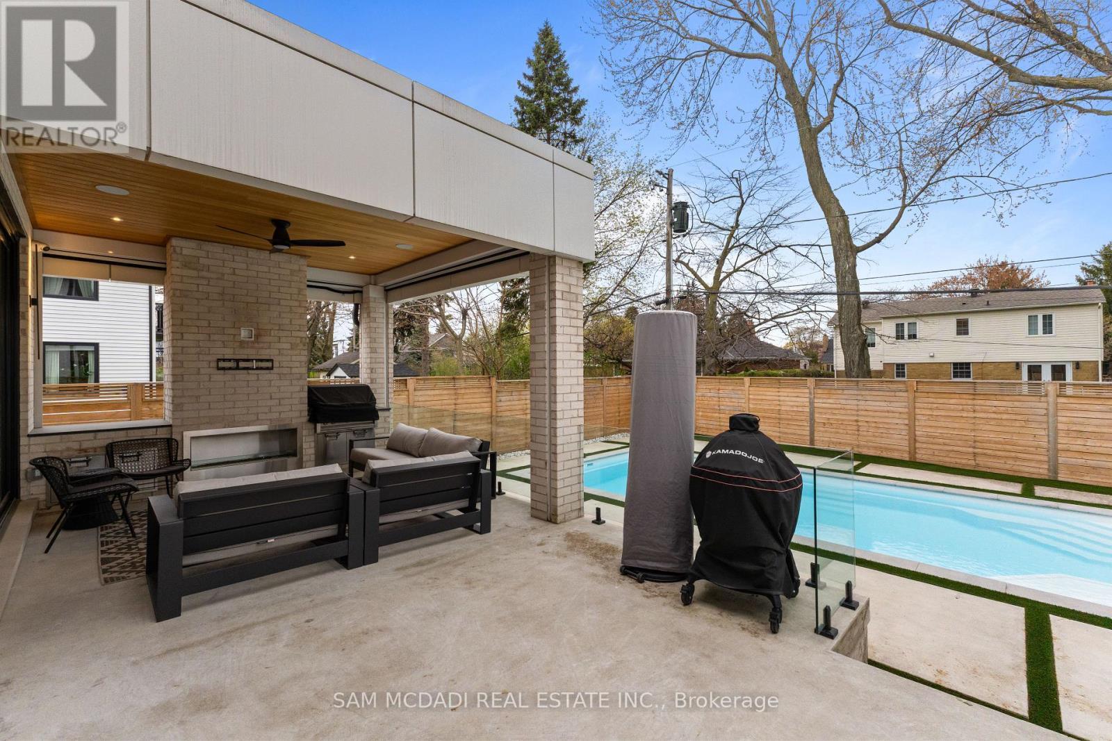 2186 Harcourt Crescent, Mississauga, ON - Outdoor With Deck Patio Veranda With Exterior