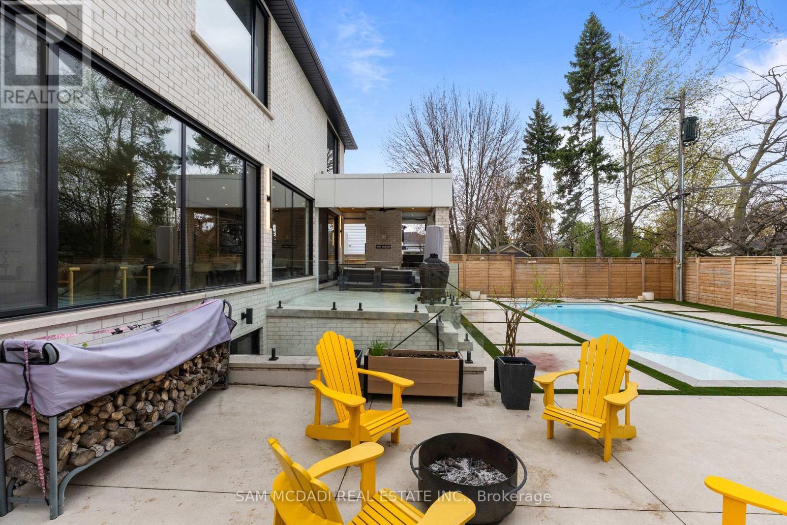 2186 Harcourt Crescent, Mississauga, ON - Outdoor With In Ground Pool With Deck Patio Veranda