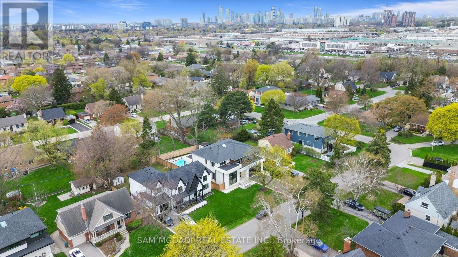 2186 Harcourt Crescent, Mississauga, ON - Outdoor With View