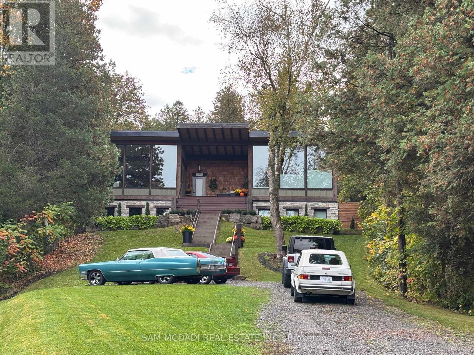 2084 Grand Boulevard, Burlington, ON - Outdoor