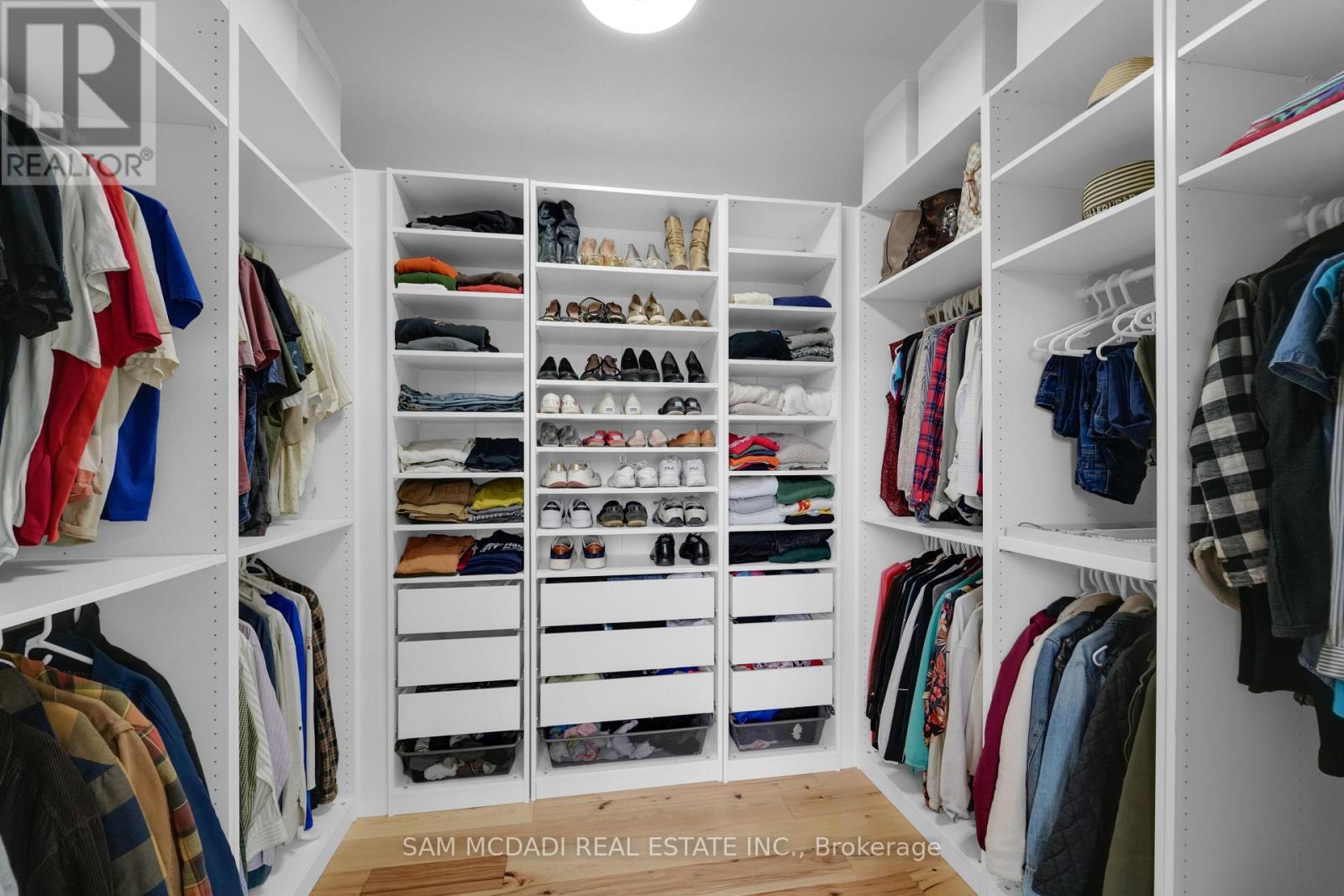 2084 Grand Boulevard, Burlington, ON - Indoor With Storage