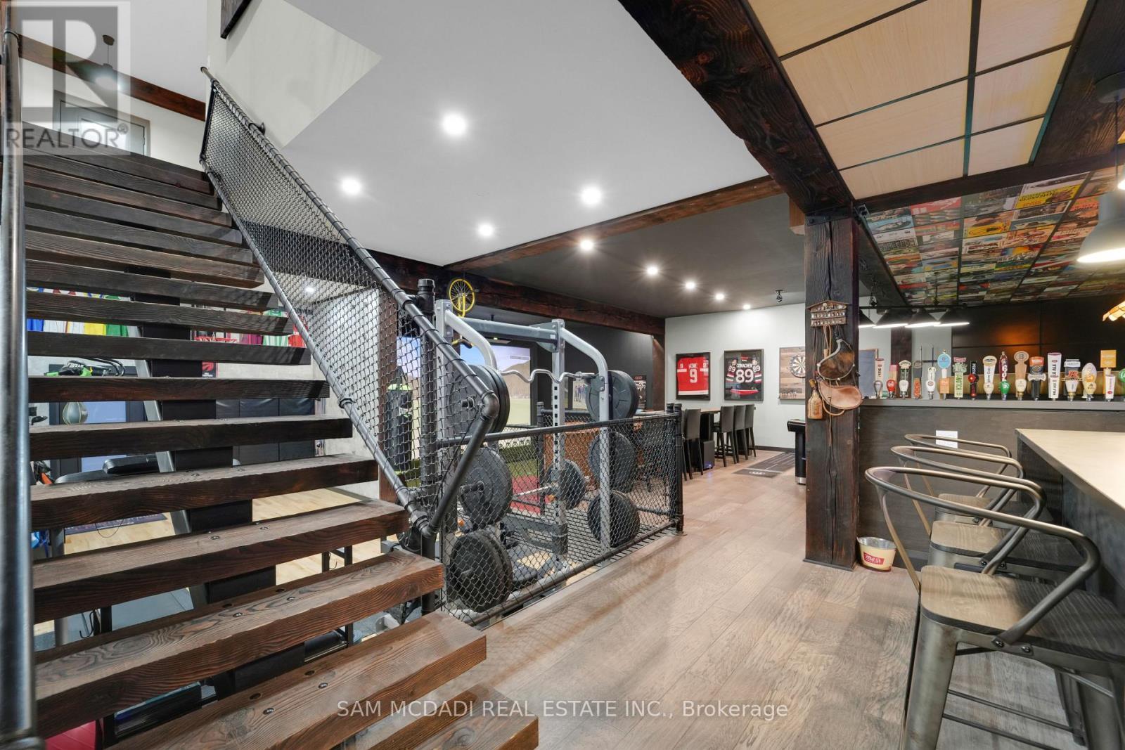 2084 Grand Boulevard, Burlington, ON - Indoor Photo Showing Other Room