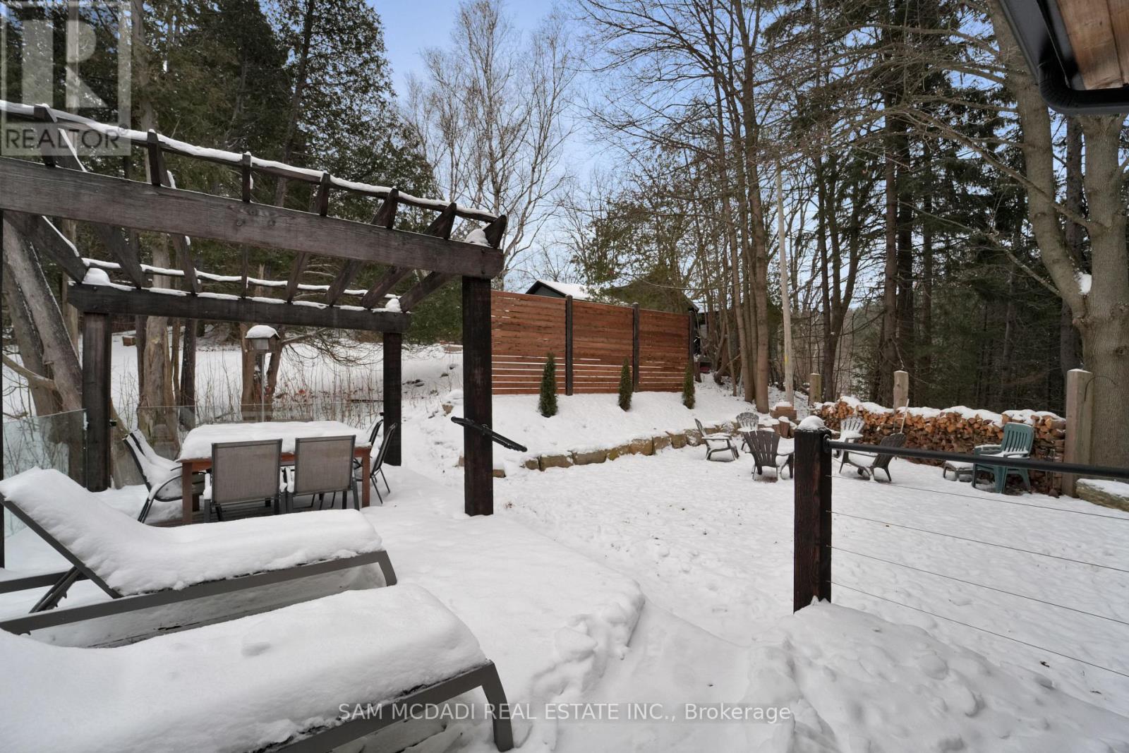 2084 Grand Boulevard, Burlington, ON - Outdoor