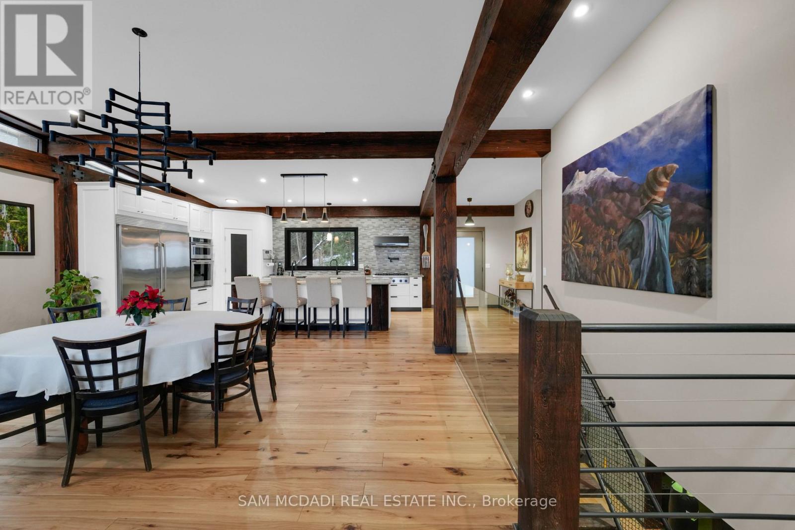 2084 Grand Boulevard, Burlington, ON - Indoor