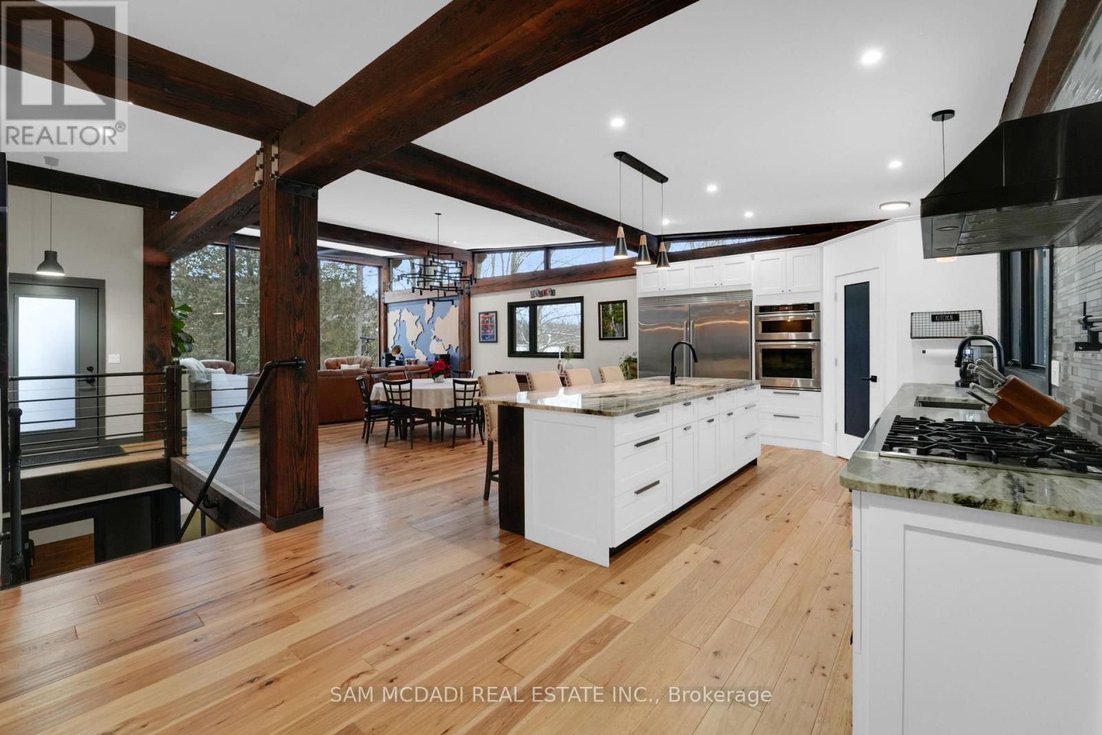 2084 Grand Boulevard, Burlington, ON - Indoor Photo Showing Kitchen