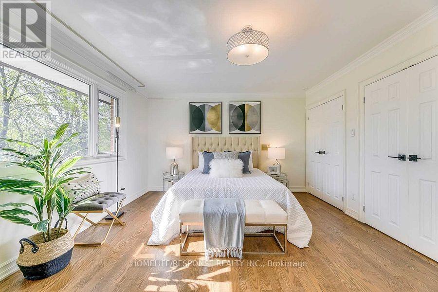 3640 Burnbrae Drive, Mississauga, ON - Indoor Photo Showing Bedroom